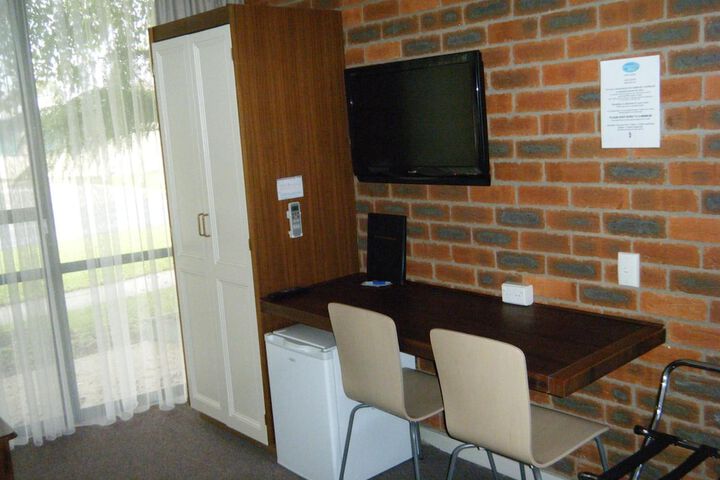 Room 13 of 22