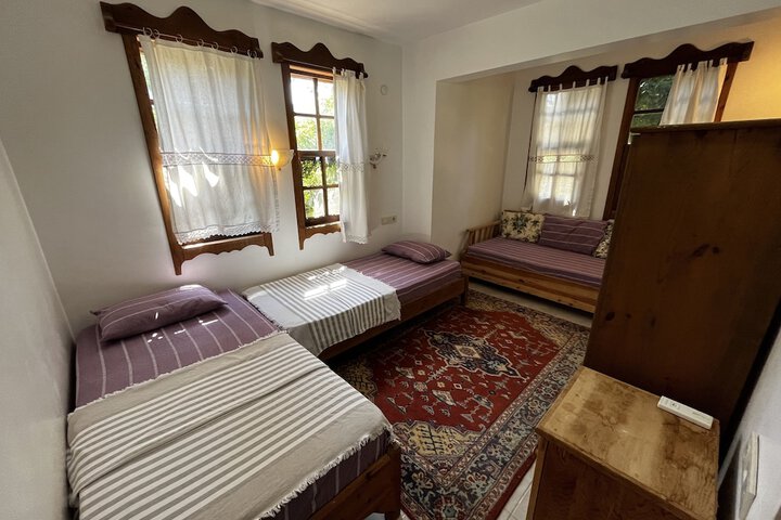 Room 16 of 127
