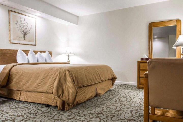 Standard | King Bed (2 of 5)