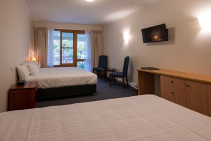 Room 55 of 210