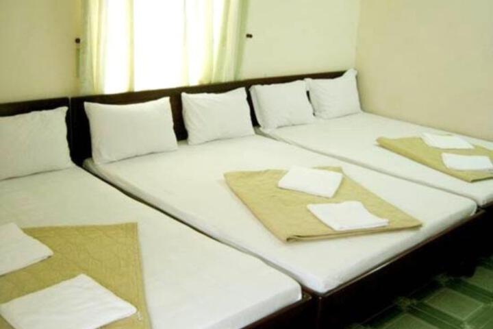 Room 2 of 5