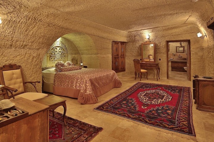 Room 15 of 114
