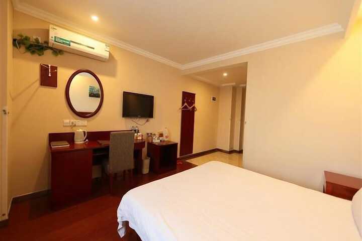 Room 14 of 54