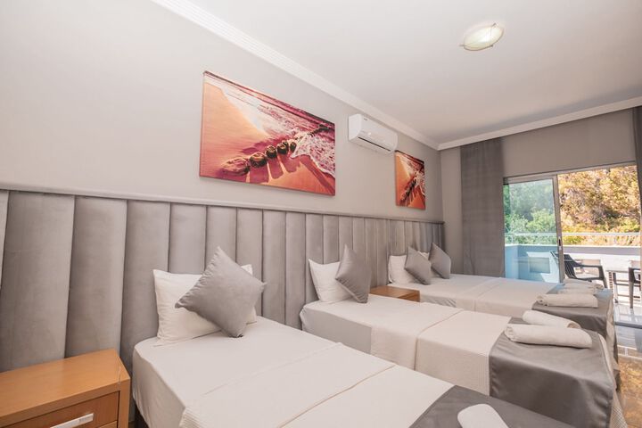 Room 15 of 28