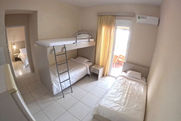 Room 14 of 71