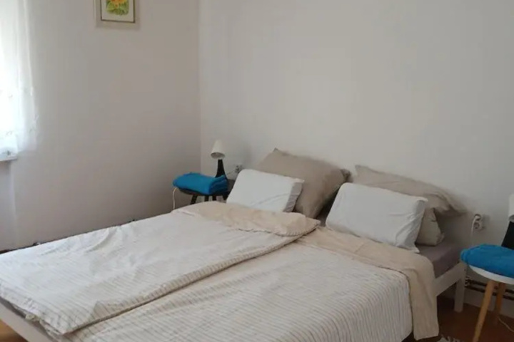 Room 3 of 6