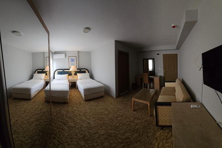 Room 10 of 116