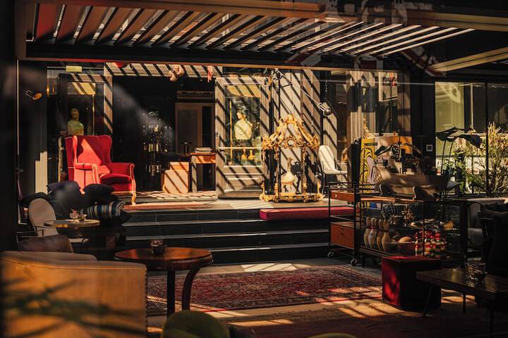 Hotel Lobby