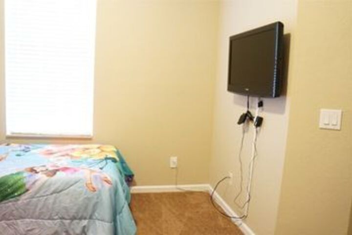 Room 7 of 19
