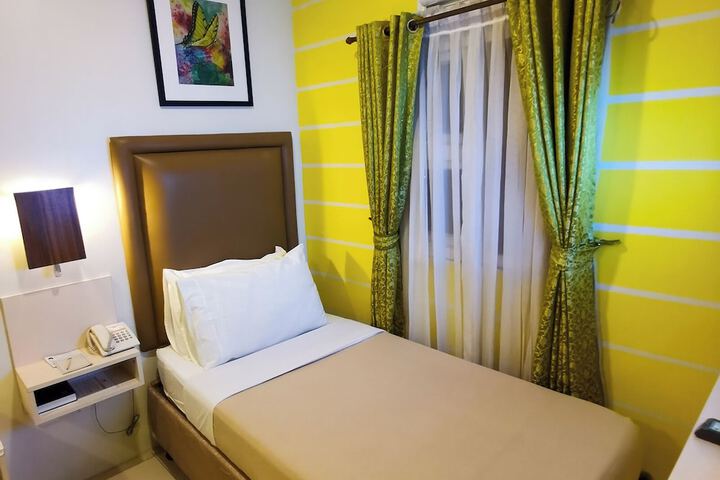 Room 4 of 59