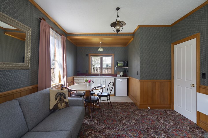 Room 19 of 65