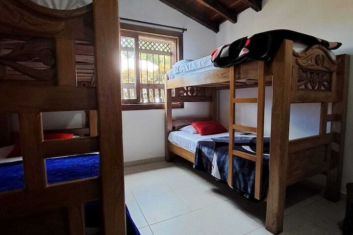 Room 27 of 125