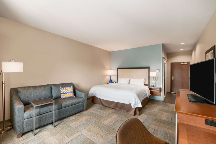 Room 6 of 32