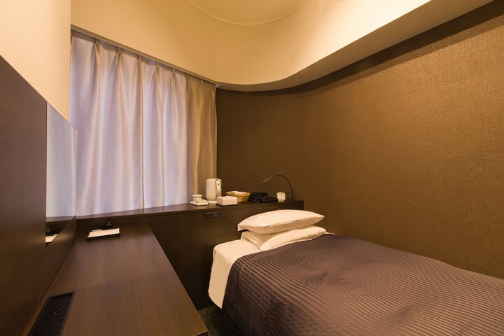 Room 9 of 47