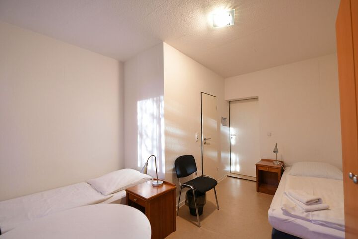 Room 7 of 30
