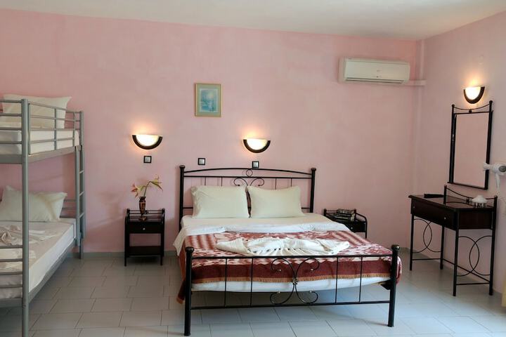 Room 10 of 52