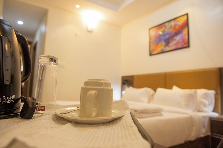 Room 4 of 33