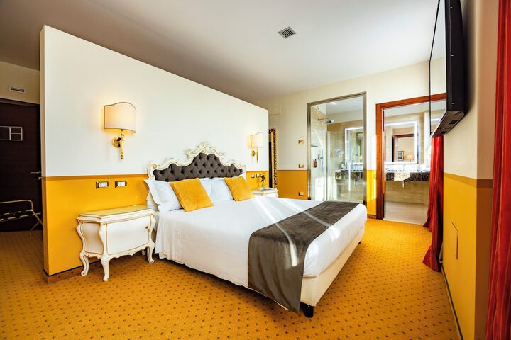 Room 29 of 118
