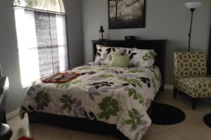 Paradise Cove Unit 7 in Englewood, FL
