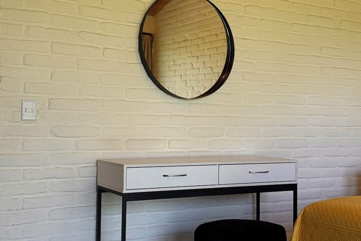 Room 47 of 220