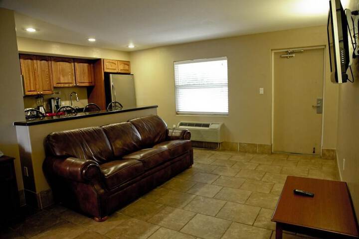 Room 15 of 28