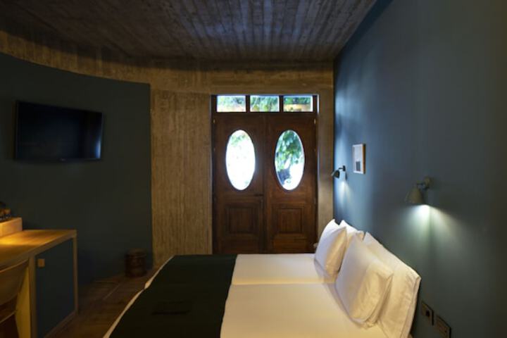 Room 7 of 48