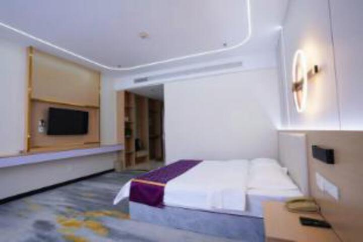 Room 8 of 8