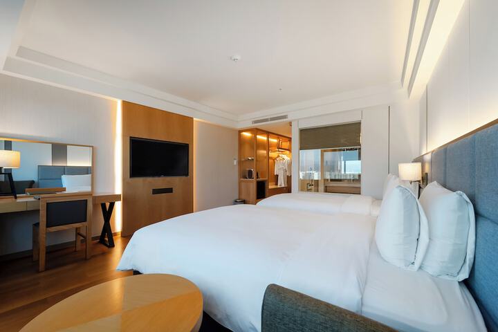 Room 15 of 81