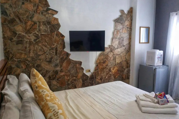 Room 3 of 10