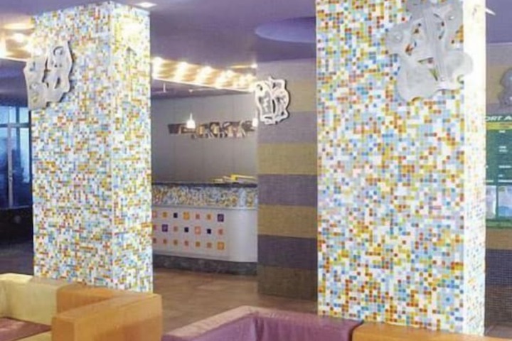 Hotel Interior 4 of 32