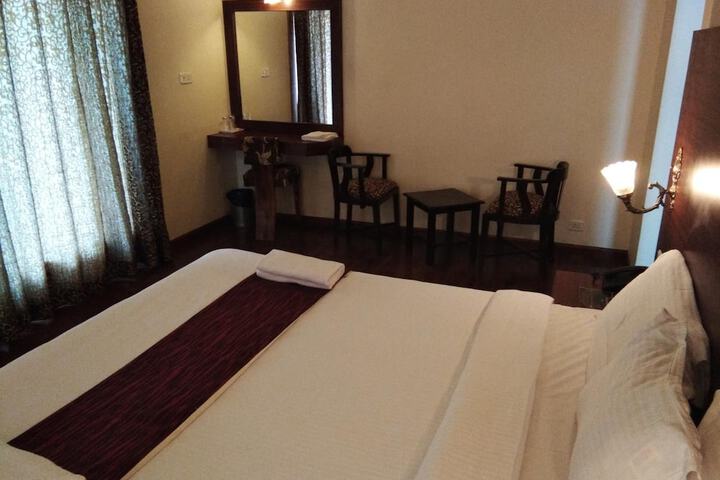 Room 11 of 30