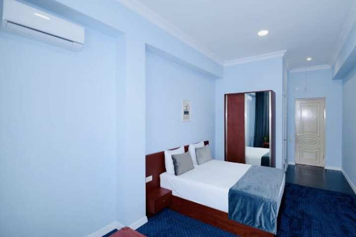 Room 3 of 22