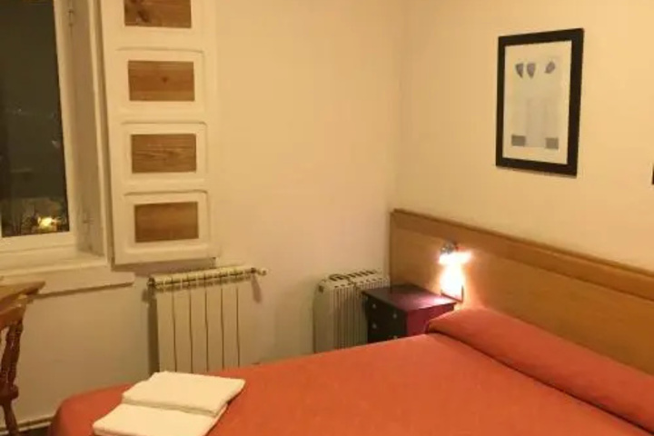 Room 12 of 21