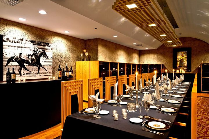 Ballroom/Hall 12 of 18