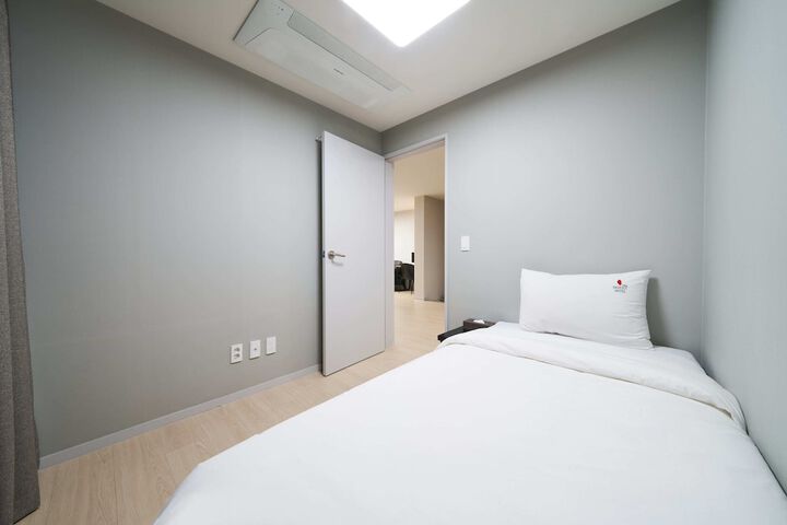 Room 26 of 87