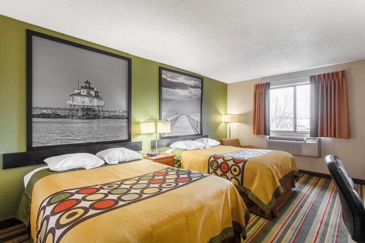 2 Double Beds (3 of 9)
