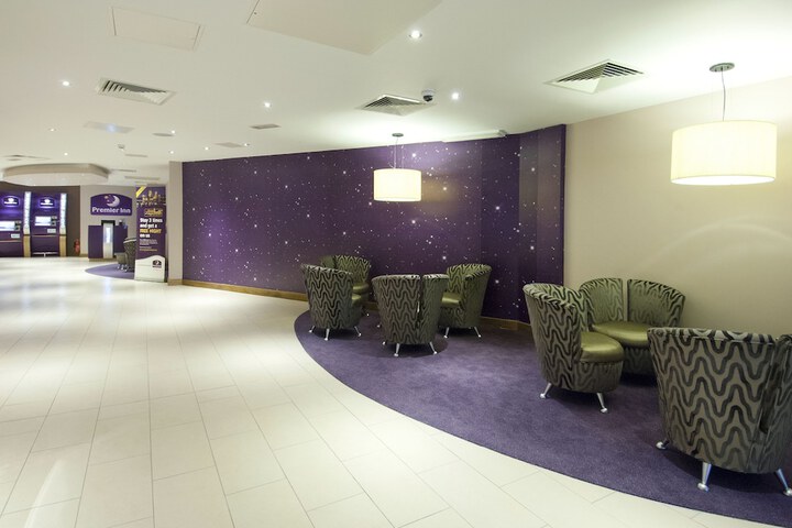 Lounge 19 of 26