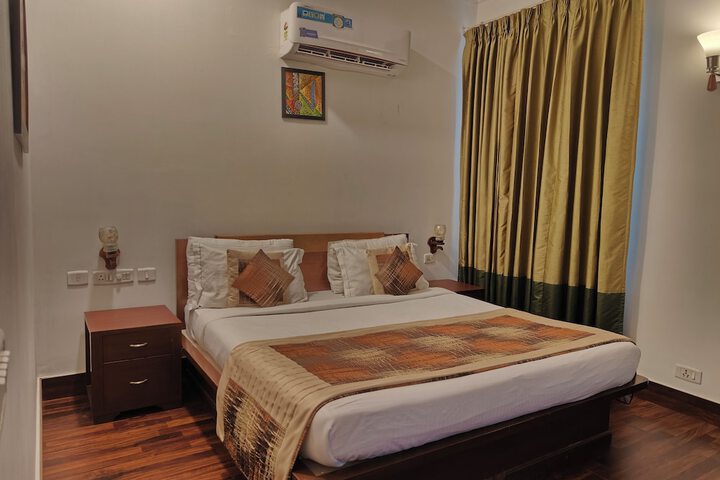 Room 3 of 12