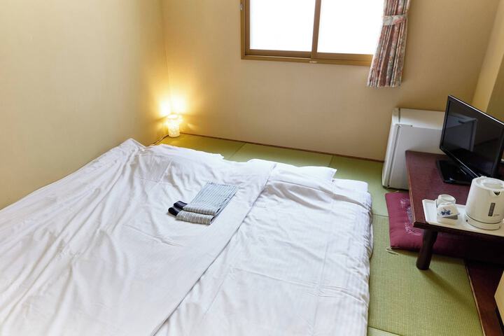 Room 18 of 29