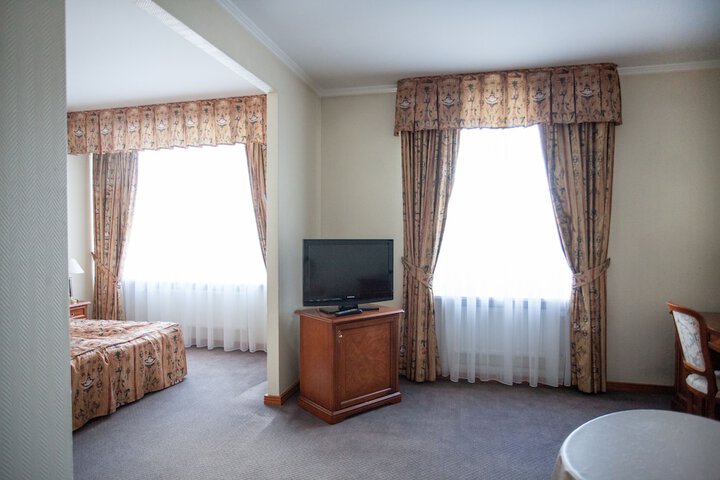 Room 14 of 108