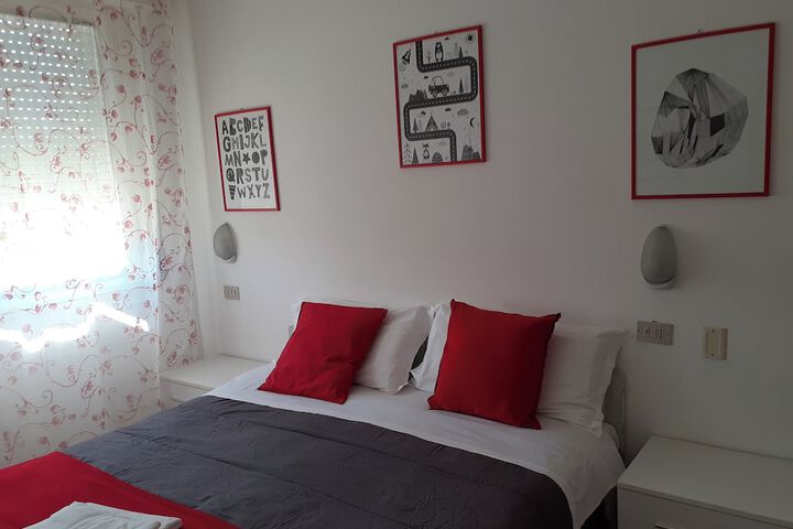 Room 7 of 92