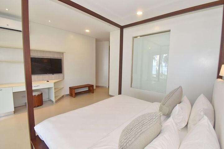 Room 18 of 120
