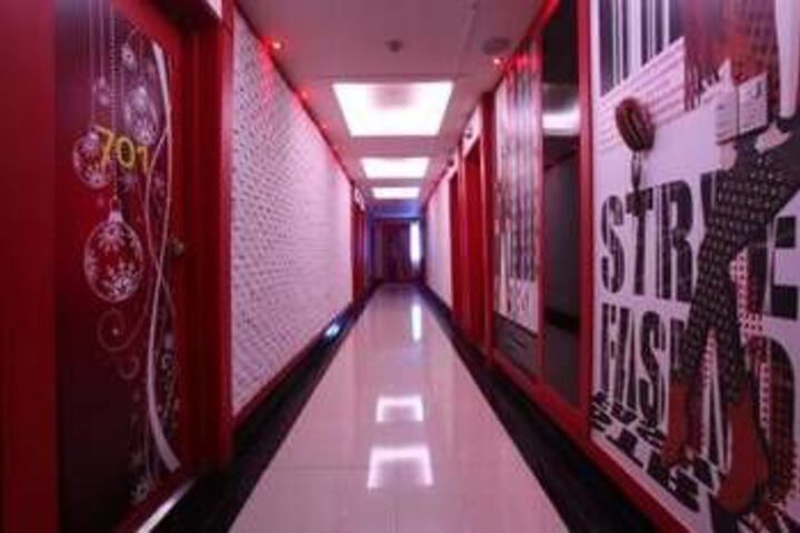 Ballroom/Hall 6 of 8