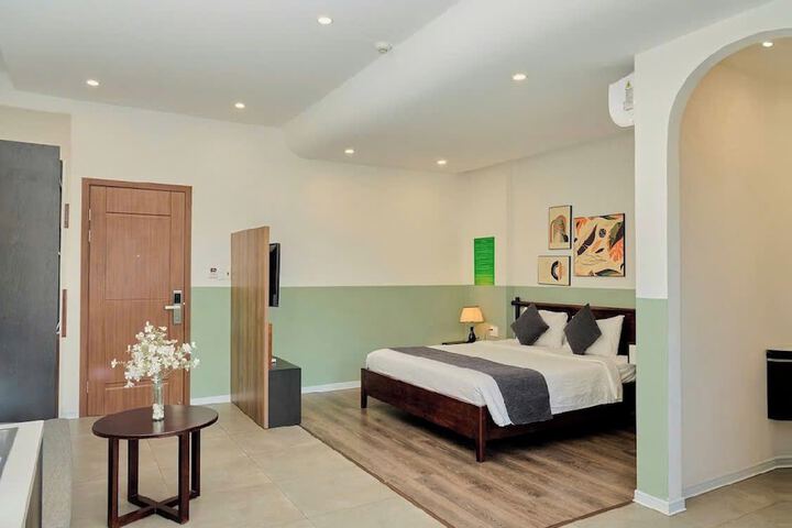 Room 42 of 108