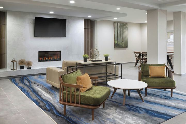 Entrance & Lobby