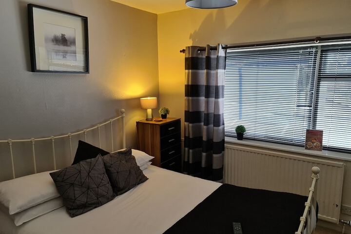 Room 4 of 38