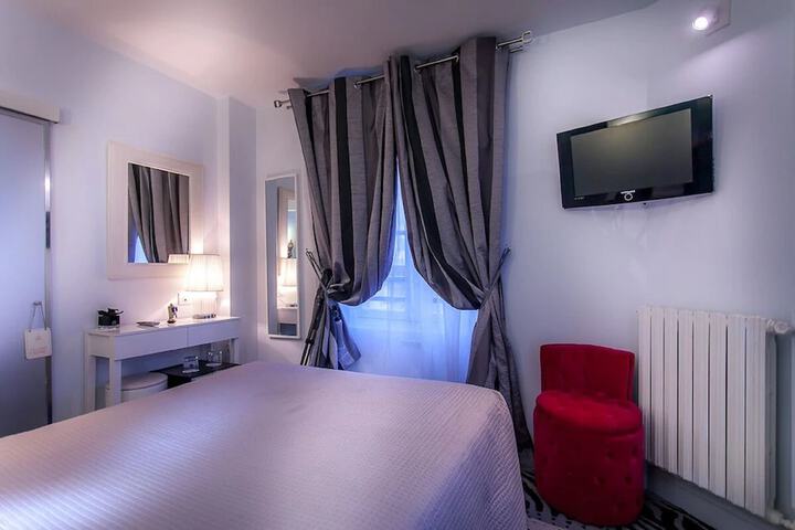 Room 28 of 44
