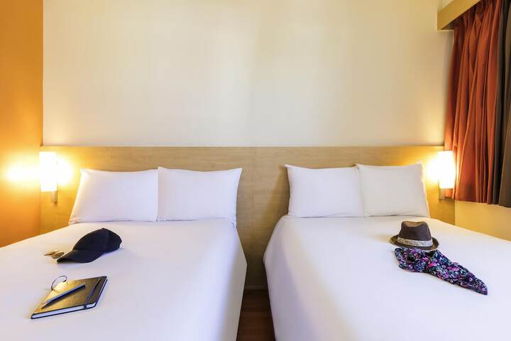 Room 3 of 28