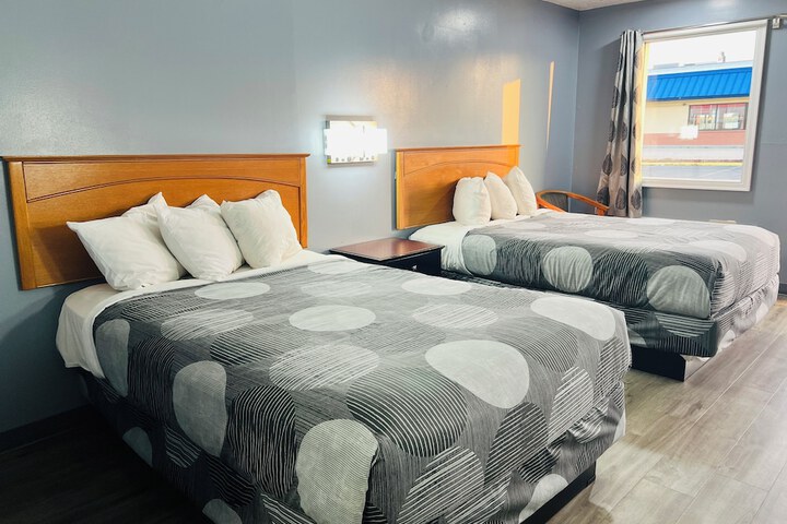 Room 33 of 54