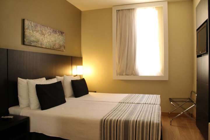Room 4 of 69